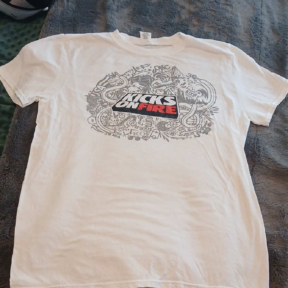 Kicks On Fire Limited Edition - Picture 1 of 4